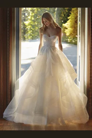 milanoo.com Abito da sposa principessa silhouette con strascico scollo a cuore senza maniche vita naturale applique pizzo abiti da sposa