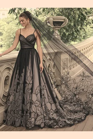milanoo.com Abiti da sposa neri Pizzo A-Line scollo a V senza maniche senza spalline con abito da sposa in strascico