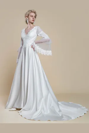 milanoo.com Abito da sposa boho in pizzo di poliestere abito da ballo con strascico vita naturale schiena scoperta maniche lunghe scollo a V
