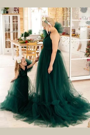 milanoo.com Abito da sposa con scollatura disegnata senza maniche a balze con strascico abiti da invitata al matrimonio