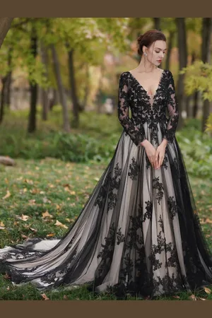 milanoo.com Abiti da sposa neri in pizzo A-Line abito da sposa lunghezza pavimento maniche lunghe personalizzazione gratuita