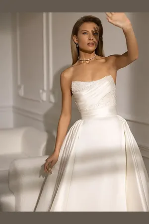milanoo.com Abiti da sposa vintage senza spalline senza maniche in tessuto di raso a vita naturale con abiti tradizionali in pizzo strascico per la sposa