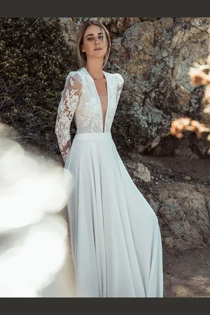 milanoo.com Abiti da Sposa Boho Chic svasata con scollo a V maniche lunghe Bottoni Abiti da sposa
