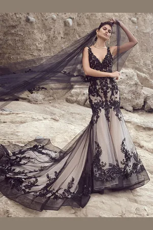 milanoo.com Pizzo senza maniche della sirena dei vestiti da sposa neri con il vestito nuziale dal treno Personalizzazione libera