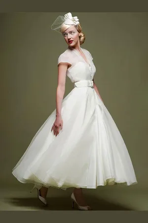milanoo.com Abito da sposa corto con scollo a V di poliestere maniche corte Abiti da sposa
