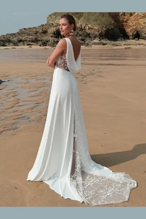 milanoo.com Abito da sposa boho in pizzo abito da ballo in pizzo strascico a corte vita naturale cerniera senza maniche scollo a V bianco