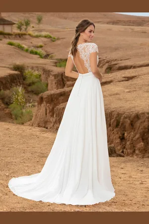 milanoo.com Abito da sposa boho in pizzo abito da ballo in pizzo con strascico vita naturale schiena scoperta maniche corte scollo a V bianco
