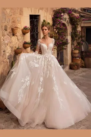 milanoo.com Abito da sposa con scollatura disegnata maniche lunghe con strascico abiti da sposa in tulle