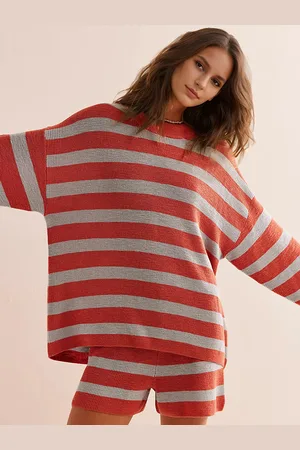 milanoo.com Completo due pezzi in maglia a righe pullover a maniche lunghe e pantaloncini per donna 2025