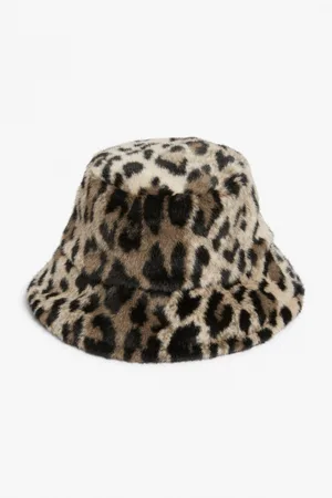 Monki Faux fur bucket hat