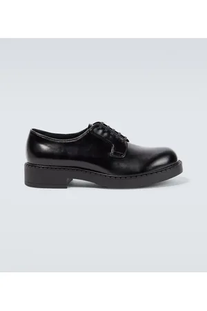 Prada Stringate in pelle
