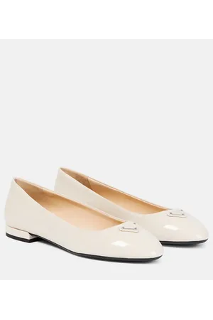 Prada Ballerine in vernice con logo