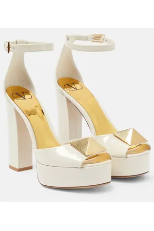 VALENTINO GARAVANI Sandali One Stud in vernice con plateau
