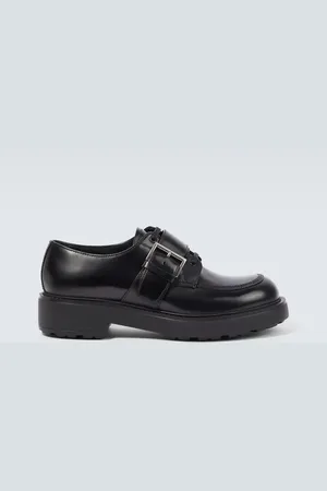 Prada Stringate in pelle