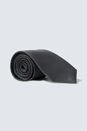Gucci Cravatta in jacquard di seta GG