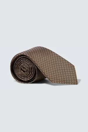 Gucci Cravatta in jaquard di seta GG