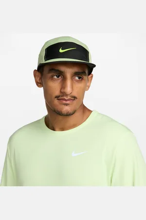Nike Cappello essenziale con Swoosh Dri-FIT Fly