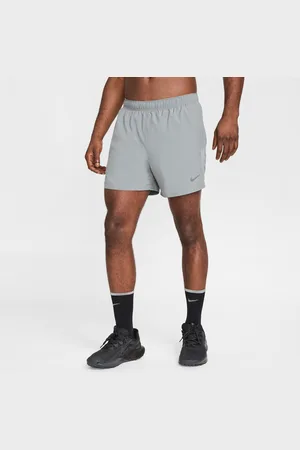 Nike Shorts versatili Dri-FIT 2 in 1 13 cm Challenger – Uomo