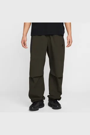 Nike Pantaloni oversize in tessuto Tech – Uomo