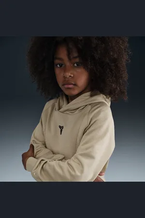 Nike Felpa pullover con cappuccio Therma-FIT Kobe – Ragazzo/a