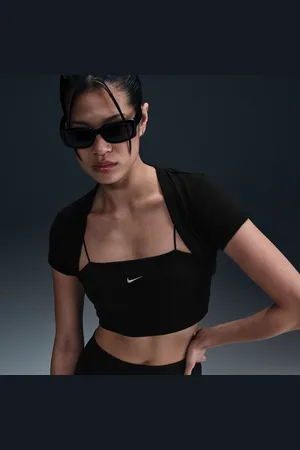 Nike Top corto e aderente 2 in 1 a mini costine Sportswear Chill Knit – Donna