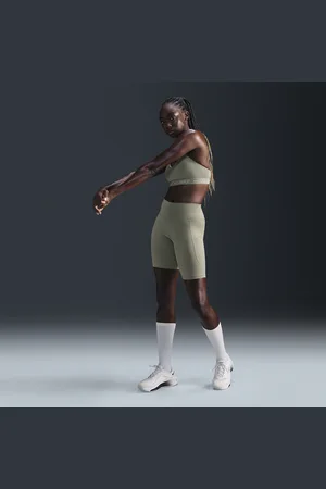 Nike Shorts da ciclista 20 cm a vita alta con tasche One – Donna