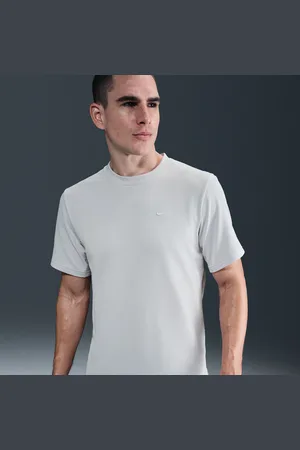 Nike Maglia versatile a manica corta Dri-FIT Primary – Uomo