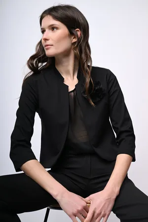 Nuna Lie Bolero con spilla a rosa 3D