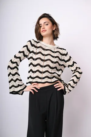 Nuna Lie Pull crochet a righe con maniche svasate