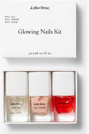 & OTHER STORIES Glowing Nails Kit