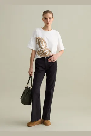 PIOMBO T-shirt Bianca Con Ricamo Paisley, Donna