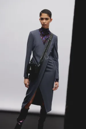 Patrizia Pepe Abito slim fit in lana Essential