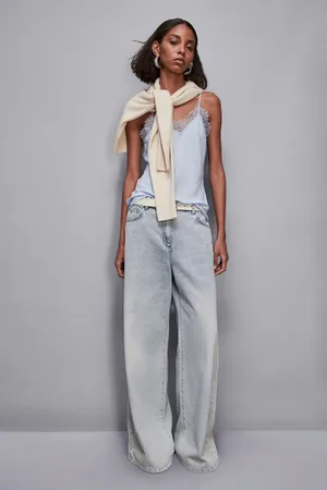Patrizia Pepe Top "Essential" con spallini e pizzo