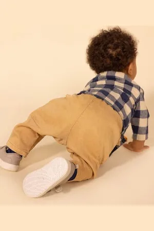 Petit Bateau Pantaloni in denim colorato per bebè