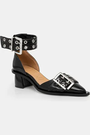 Ganni Decolletè Feminine Buckle Open Cut Pump Naplack colore S2891