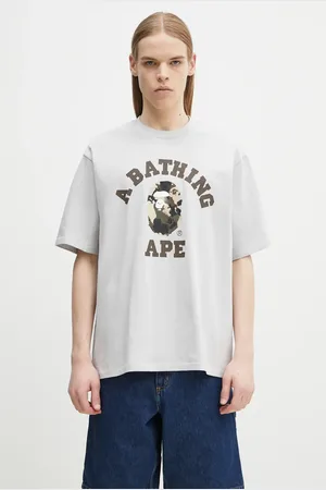 A Bathing Ape T-shirt in cotone Map Camo College uomo colore 1L30110323