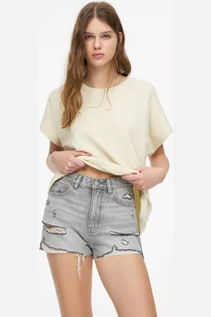 Pull&Bear Shorts Di Jeans Con Orlo Sfilacciato