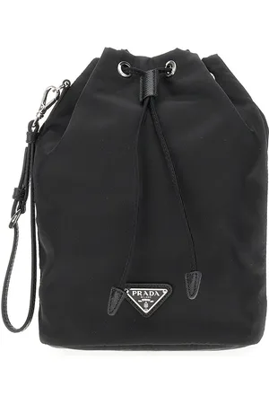 Prada Pouch a secchiello in Re-Nylon