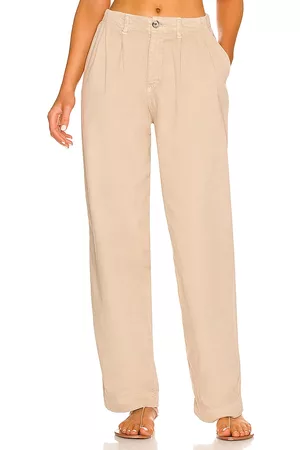Free People Donna Pantaloni chinos - X REVOLVE Abby Chino in - Beige. Size 0 (also in 8).