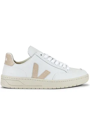 Veja V-12 Sneaker in