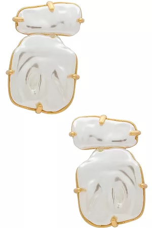 Ettika Pearl Earrings in - White. Size all.