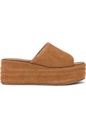 Free People Harbor Platform in