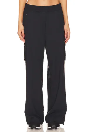 Beyond Yoga City Chic Cargo Pant in