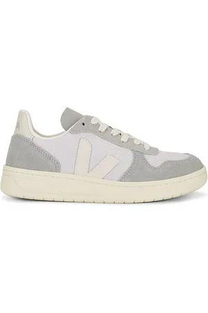 Veja V-10 Sneaker in