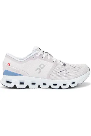 On Running Cloud X 4 Sneaker in