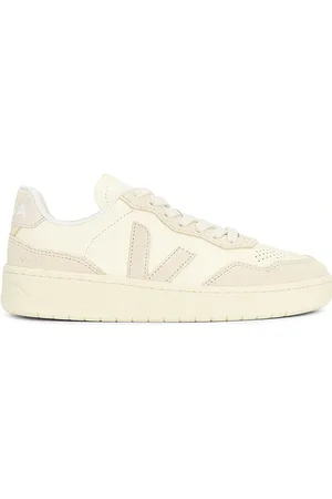 Veja V-90 Sneaker in