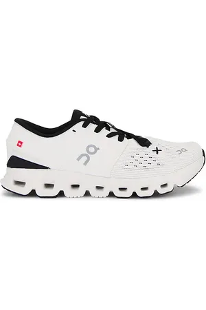 On Running Cloud X 4 Sneaker in