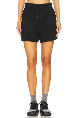Varley Atrium High Rise Short 4.5 in