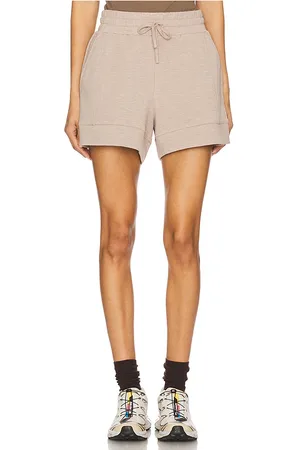 Varley Atrium High Rise Short 4.5 in