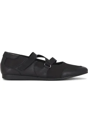Vagabond Hillary Flat in